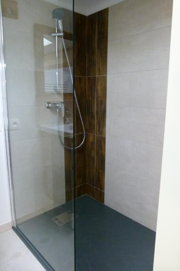 Les Chambres D'Ausilia Sablons  Bagian luar foto
